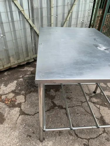 Mesa de aço inox original
