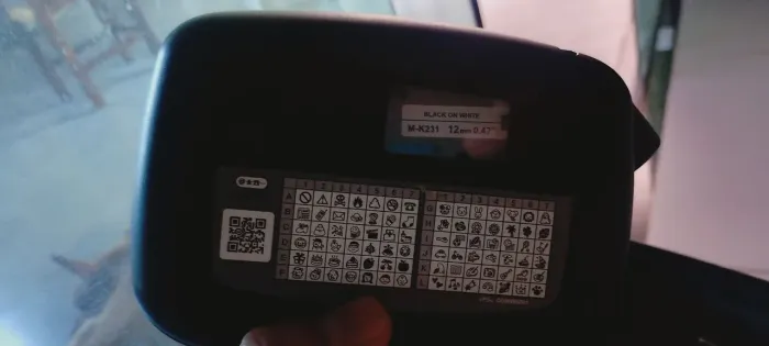 Etiquetadora Brother + 10 cartuchos de impressão