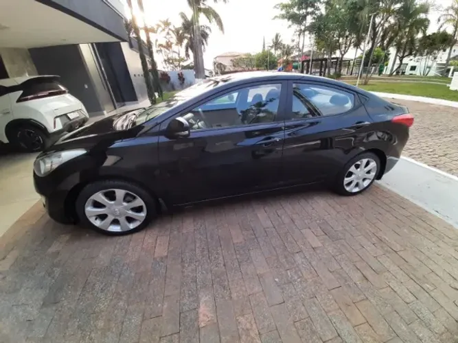 Hyundai Elantra GLS 1.8 16V Aut. 2012
