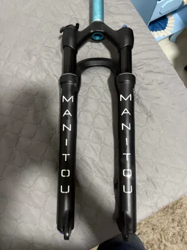 Vendo suspensão manitou