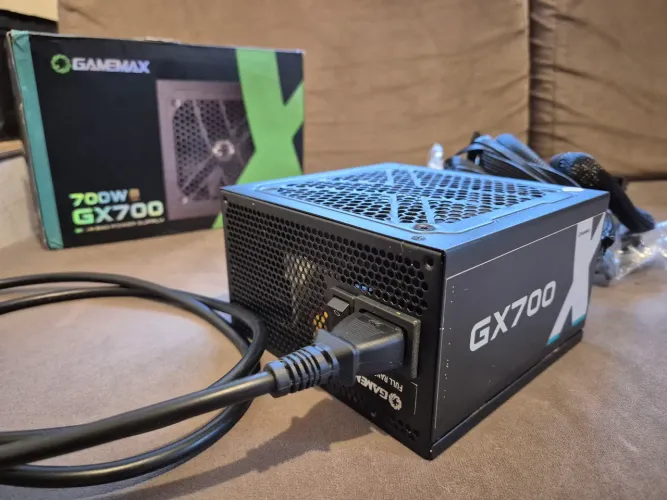 Fonte Gamemax Gx700 700w 80 Plus Gold