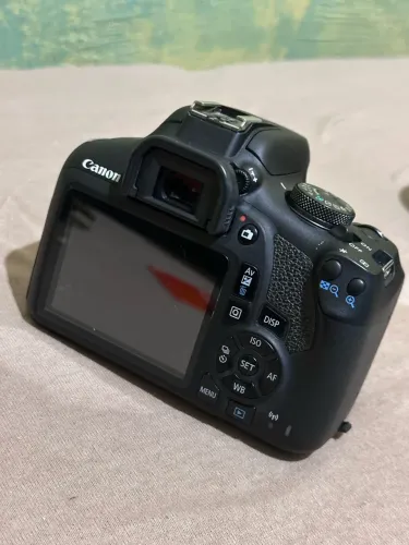 Cânon T7