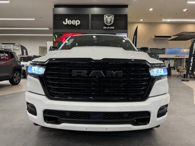 Ram 1500 Laram. Night ED. Bi-TB 3.0 4X4 Aut. 2026