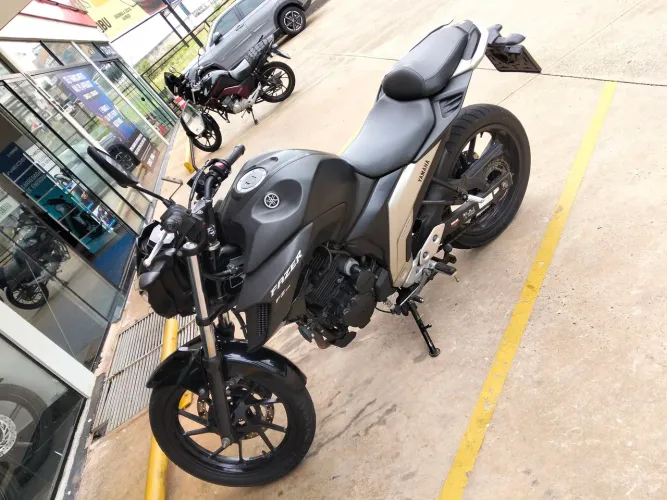 Fazer 250 ano 2022 troco por maior ou menor valor