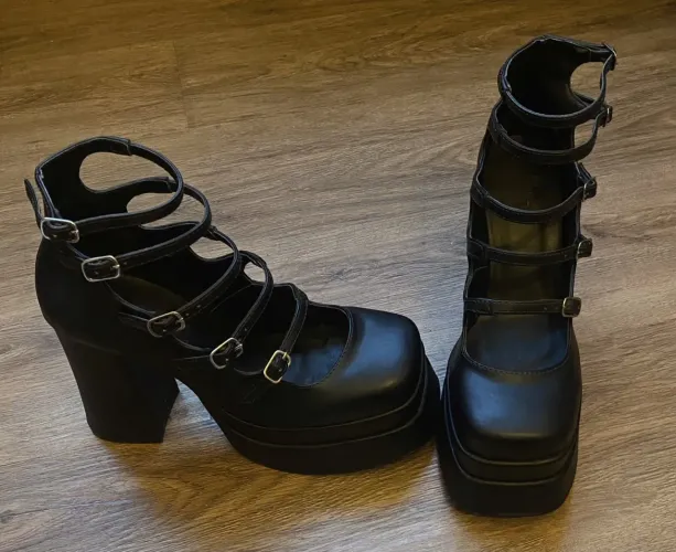 Salto gótico Blaire heels novo