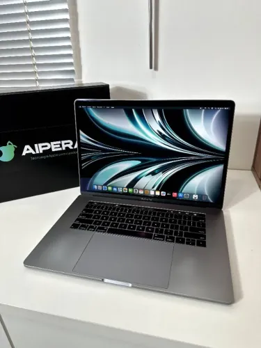 MACBOOK PRO, 32GB RAM, CORE i9, 512 SSD, 15.4 POLEGADAS, TOUCH BAR