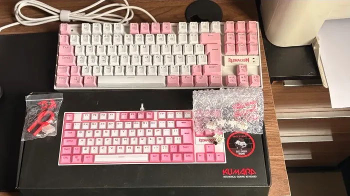 Teclado Mecânico Reddragon Kumara Branco Switch Marrom