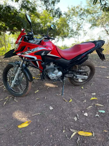 XRE 300 2023