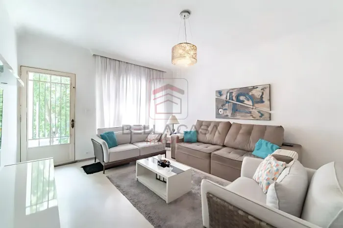 Sobrado a venda no Pq da Mooca, 161 m², 3 dormitórios e 2 vagas.