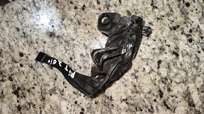 Fechadura capô Honda Fit 2011/2012