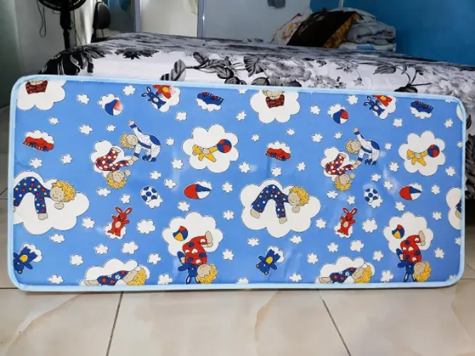 Colchão Infantil Azul - Estampado | Conservado