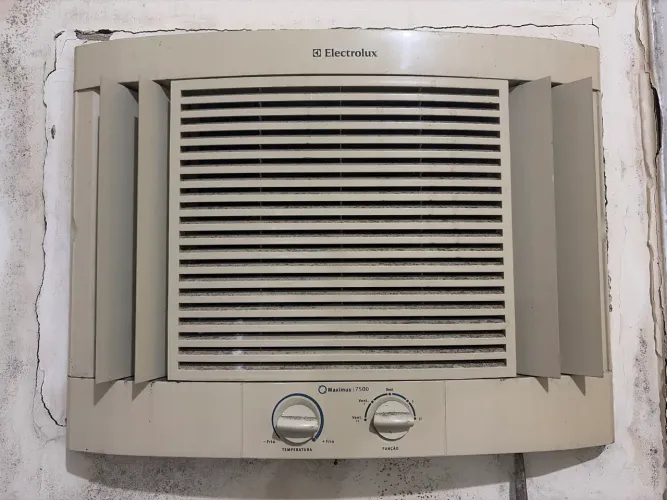 Ar Condicionado Eletrolux Janela 7500 Btus 220v