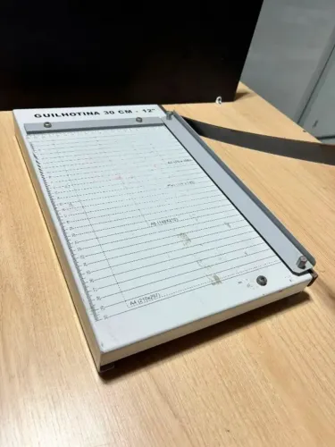 Guilhotina Cortadora De Papel - Usada