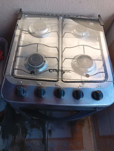 Vendo um fogão funcionando tudo não faço entrega