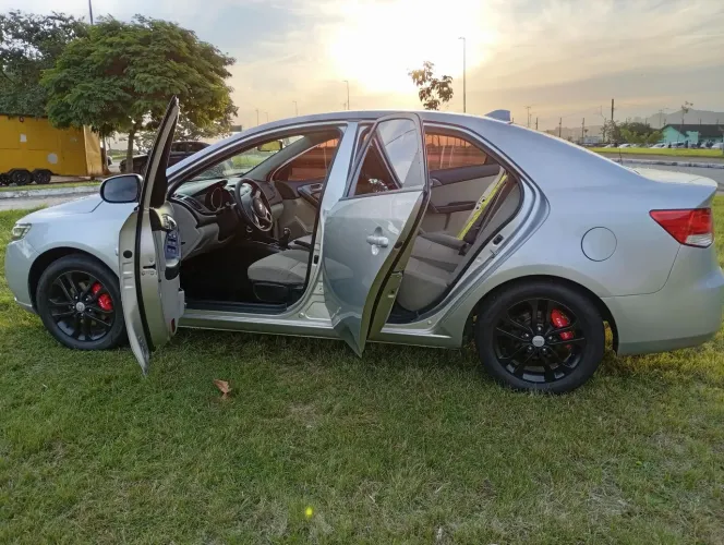 Kia Motors Cerato 1.6 16V Aut. 2011