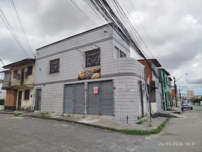 ALUGA-SE PRÉDIO COMERCIAL ESQUINA NO BAIRRO MONTESE