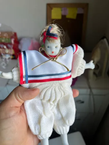 Boneca porcelana