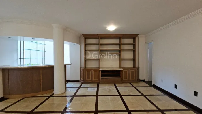 Apartamento de 140m² com 3 quartos sendo 1 suíte na Agronômica