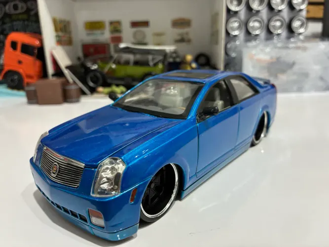 Miniatura cadillac azul
