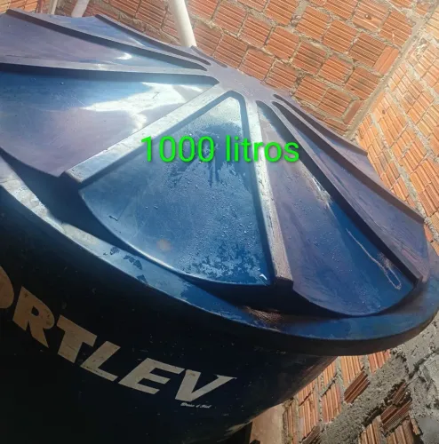 Caixa d'água de 1000 litros 