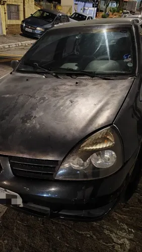 Renault Clio Sed. Authentique Hi-flex 1.0 16V 4P 2006