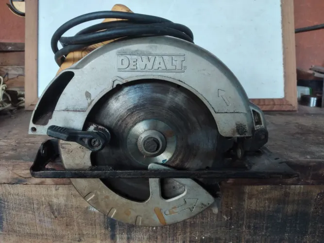 Serra circular 1400 watts DeWalt DWE 560-B2