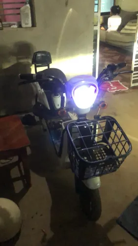 Moto elétrica com defeito, falta de baterias e pneus furados!