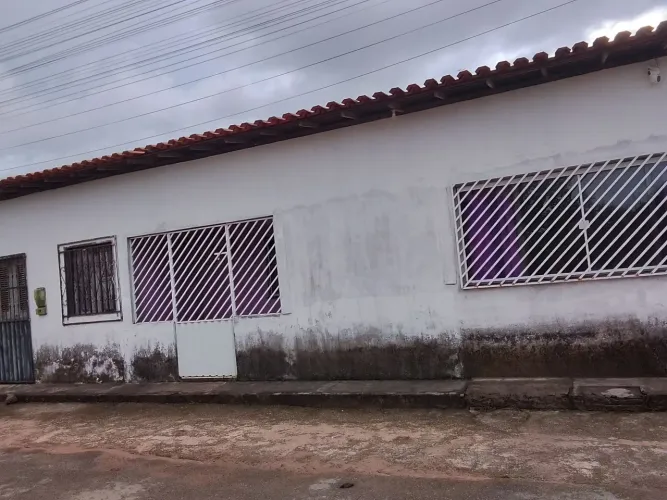 Casa localizada no Bairro Rio Grande