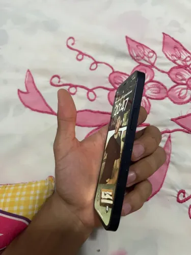 iPhone 12 mine de 128 gb e 4 de RAM semi novo
