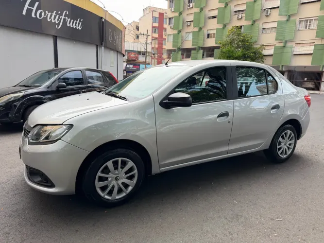Renault Logan Authentique Hi-flex 1.0 16V 4P 2016