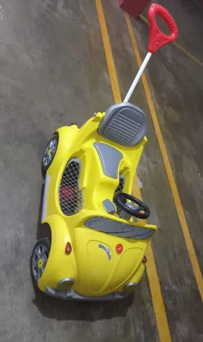 Carrinho de Passeio infantil Fusca Calesita