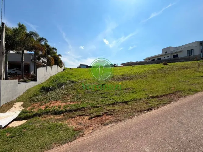 Terreno à venda no condomínio Portal Village Porto Feliz em Porto Feliz