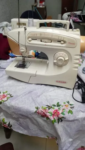 Máquina Singer Reta 