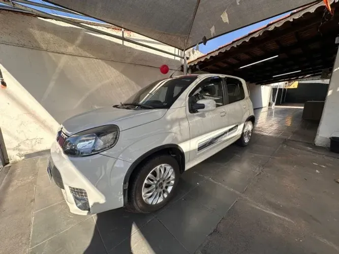 Fiat Uno Sport. Dual. 1.4 B.edit. Flex 8V 5P 2016