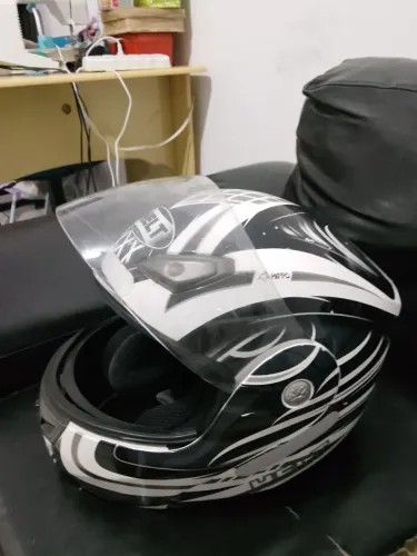 Capacete helt articulado