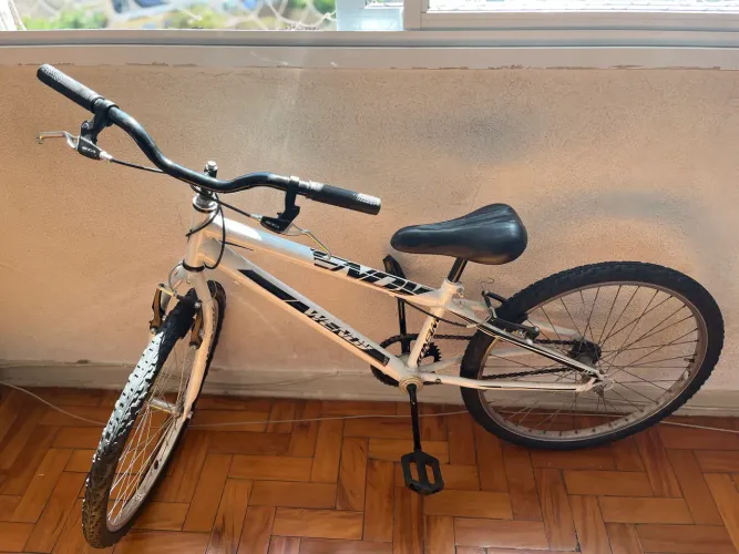 Bicicleta- Semi Nova