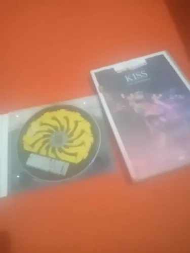 Dvd do Kiss e do soundgarden