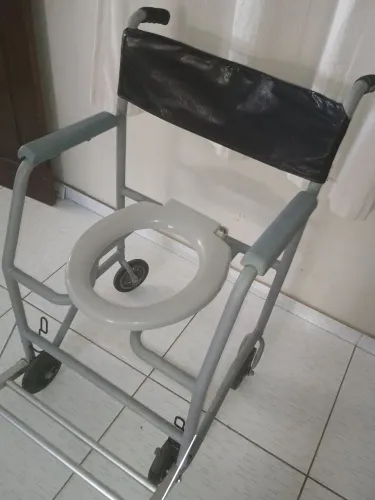 CADEIRA ESPECIAL. LARGURA. 50 CENTÍMETROS 