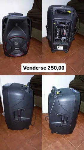Caixa de som 550w só pega na tomada.