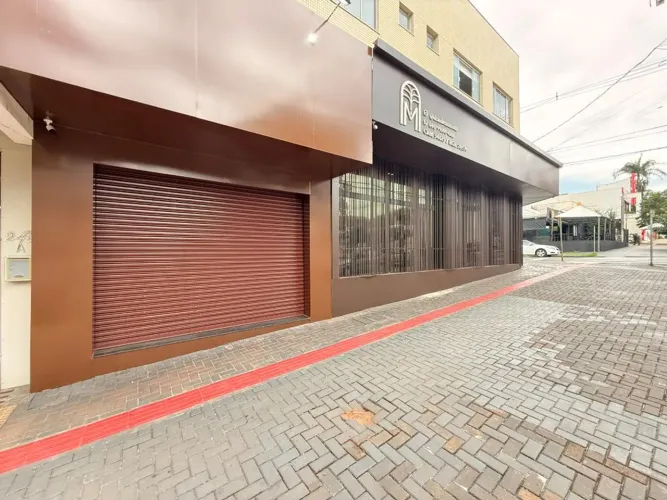Sala para alugar em Maringá, Zona 04, com 37 m²