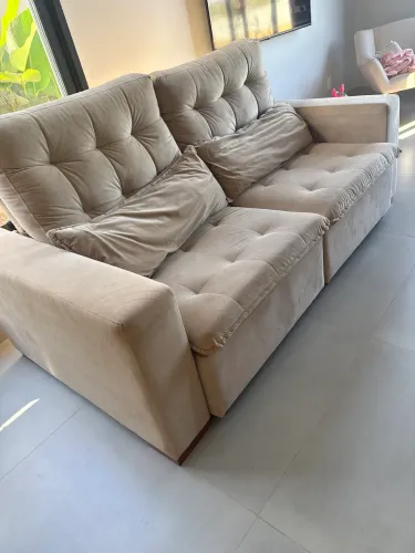 Sofá retrátil e reclinável