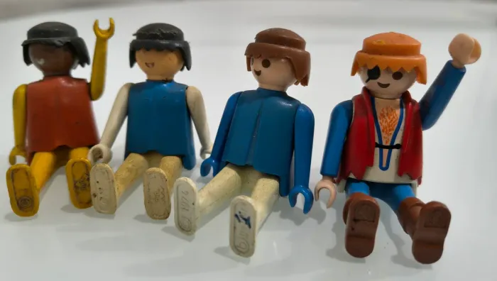 4 Bonecos Playmobil antigos 