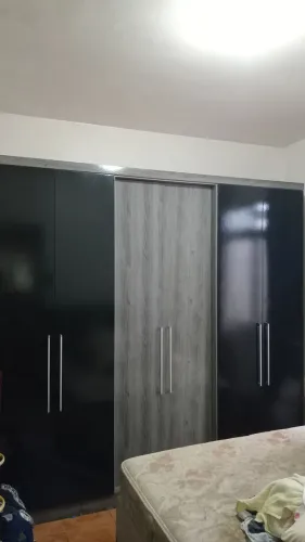 Guarda roupas 6 portas aceito 500 mais troca