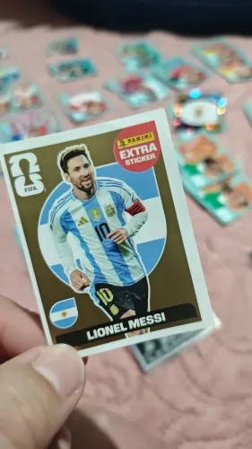 FIGURINHA MESSI LEGEND GOLD