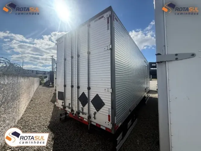 BAÚ 8,50M FACCHINI CAMINHÃO TRUCK