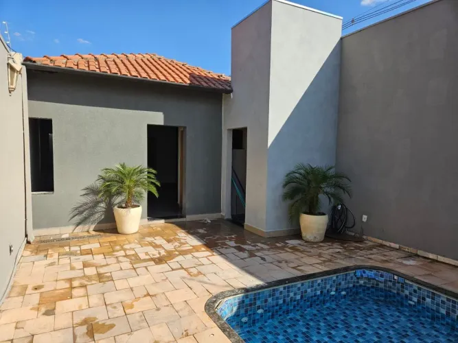 Casa com Piscina e 2 Quartos à Venda no Jardim Carolina Bauru/SP