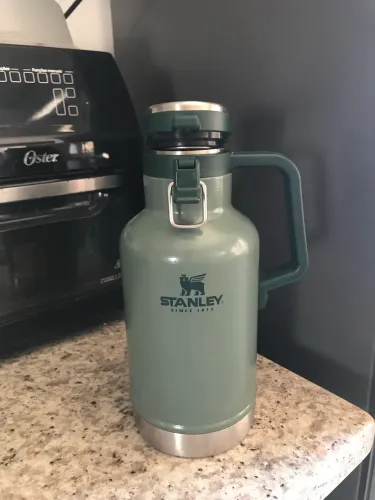 Garrafa Térmica Growler Stanley 1.9L Verde Estado de Novo