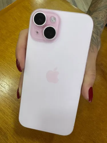 iPhone 15 rose