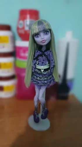 Boneca Twyla de monster high