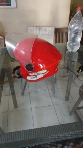 Capacete semi novo número 58